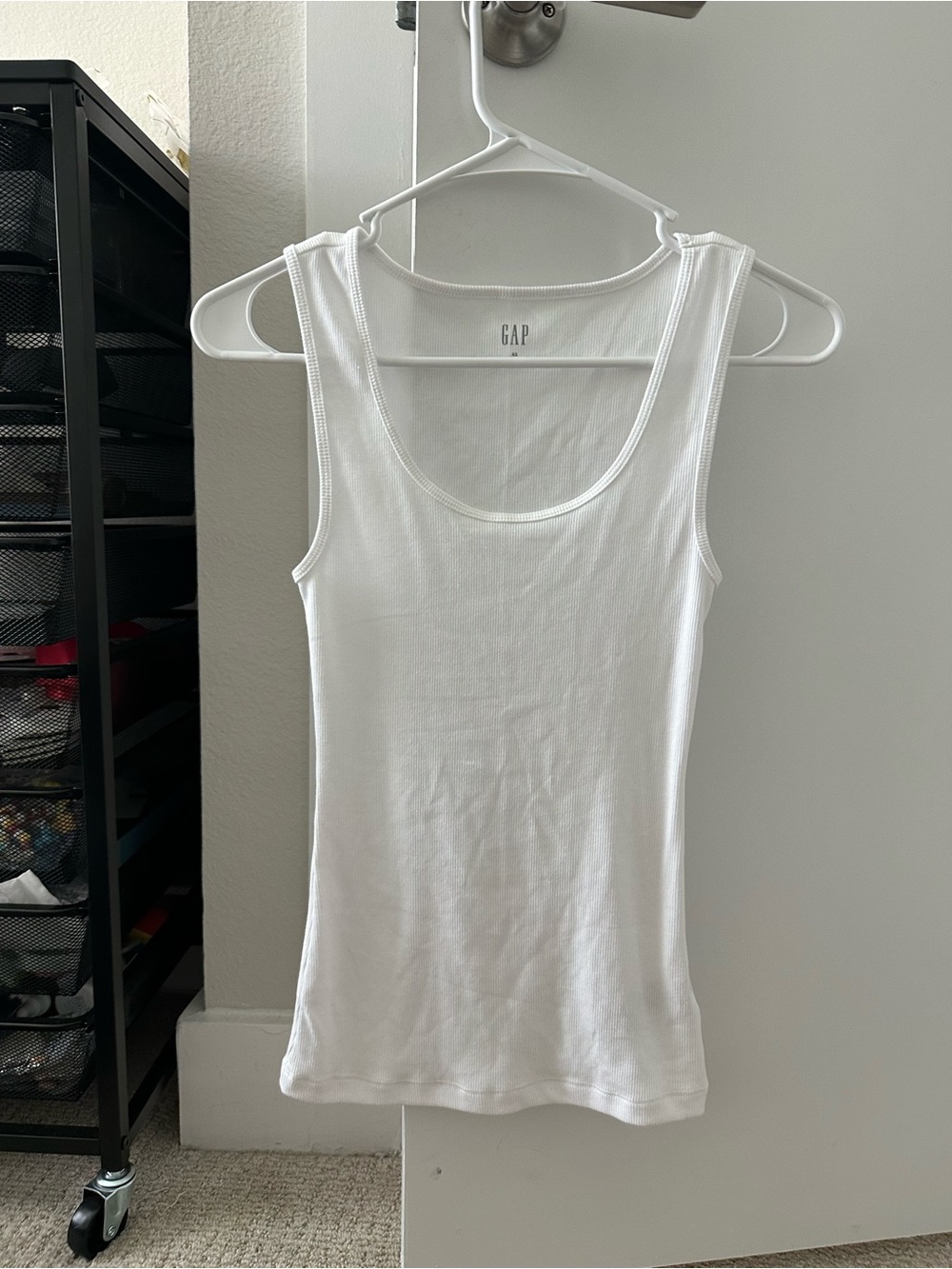 GAP White Ribbed Scoop Neck Tank